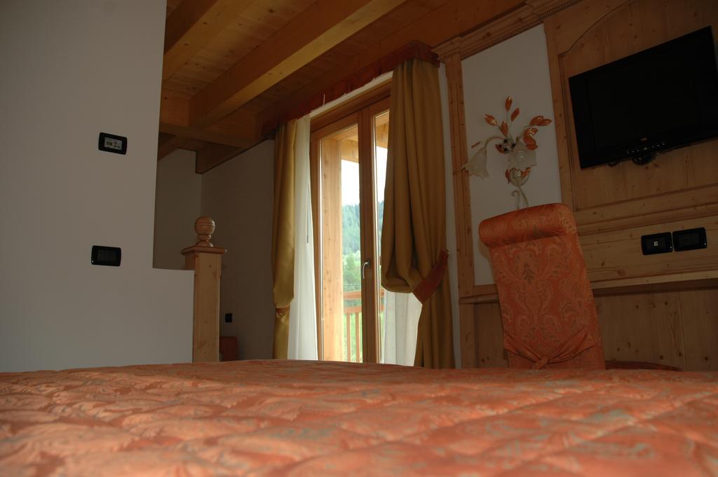 Residence Garni Il Giglio Commezzadura Exterior photo